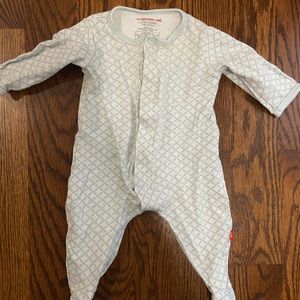 Magnetic me pajamas in 3-6 months | blue patterned